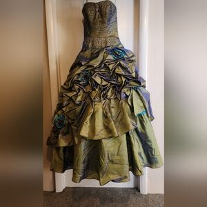 Formal Prom Dress iridescent green size 4-6